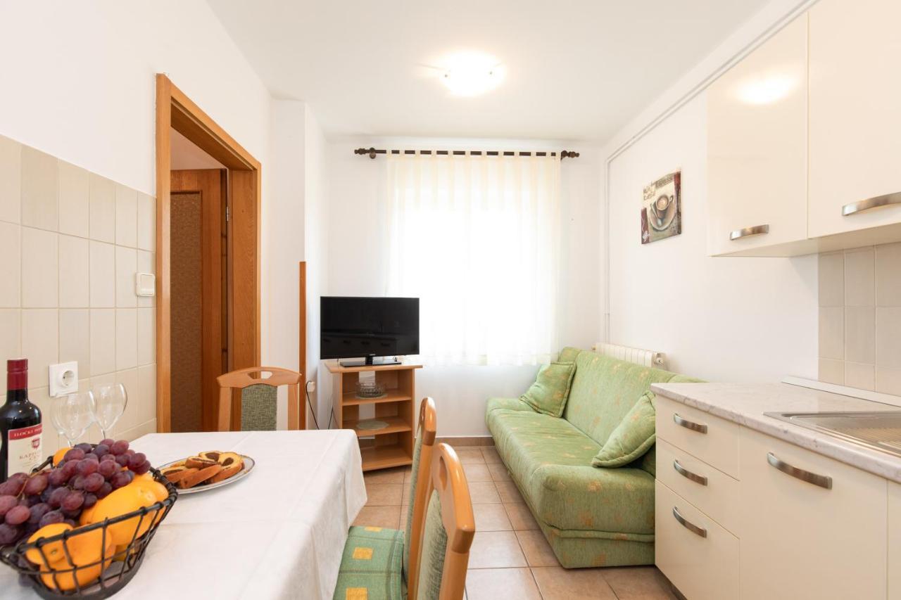 Ferienwohnung Justic Krk Town Exterior foto