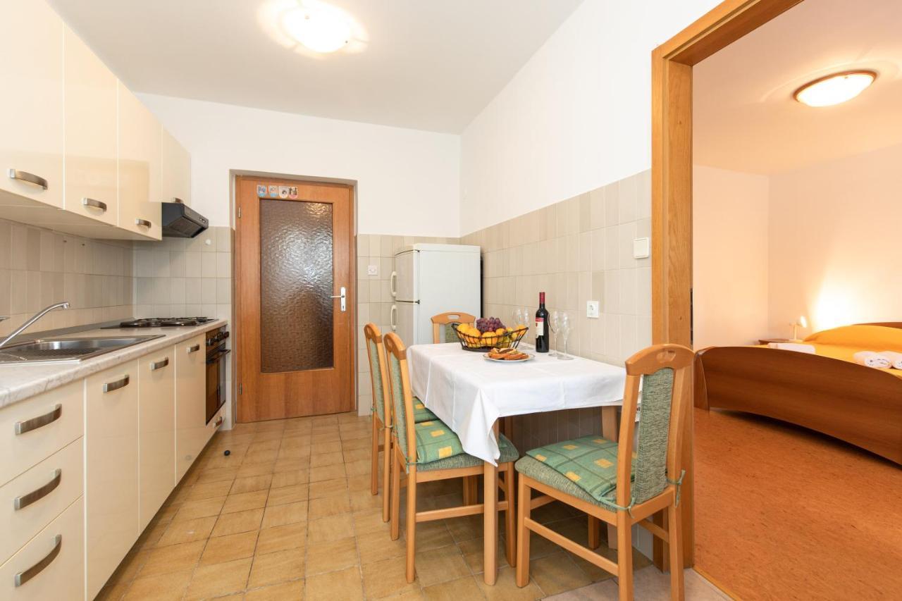 Ferienwohnung Justic Krk Town Exterior foto