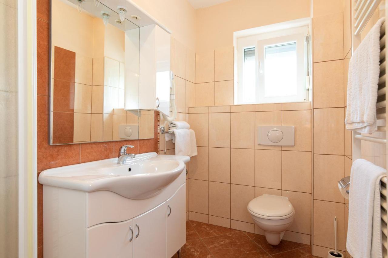 Ferienwohnung Justic Krk Town Exterior foto